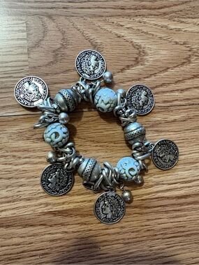 VINTAGE CHA CHA ROMAN COIN CHARM LIGHT BLUE STONE DANGLE STRETCH BRACELET